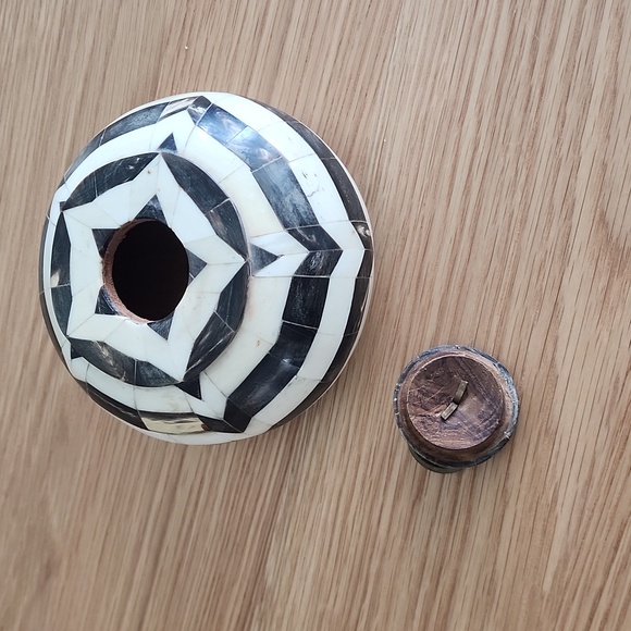 Vintage Hand Made Round  Camel Bone Inlay Decorative Jar - Picture 3 of 4